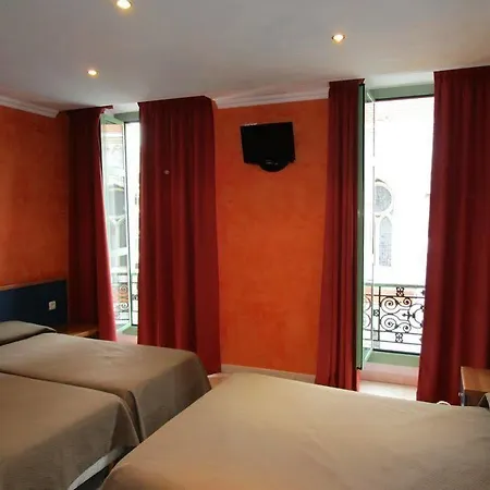 Hotel Du Centre, Un Ammi 2*